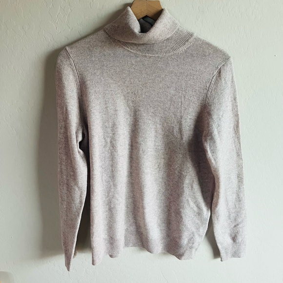 Charter Club Women’s Tan 100% Cashmere Table Turtleneck Size L NWT Lux Glam Soft - Picture 3 of 6